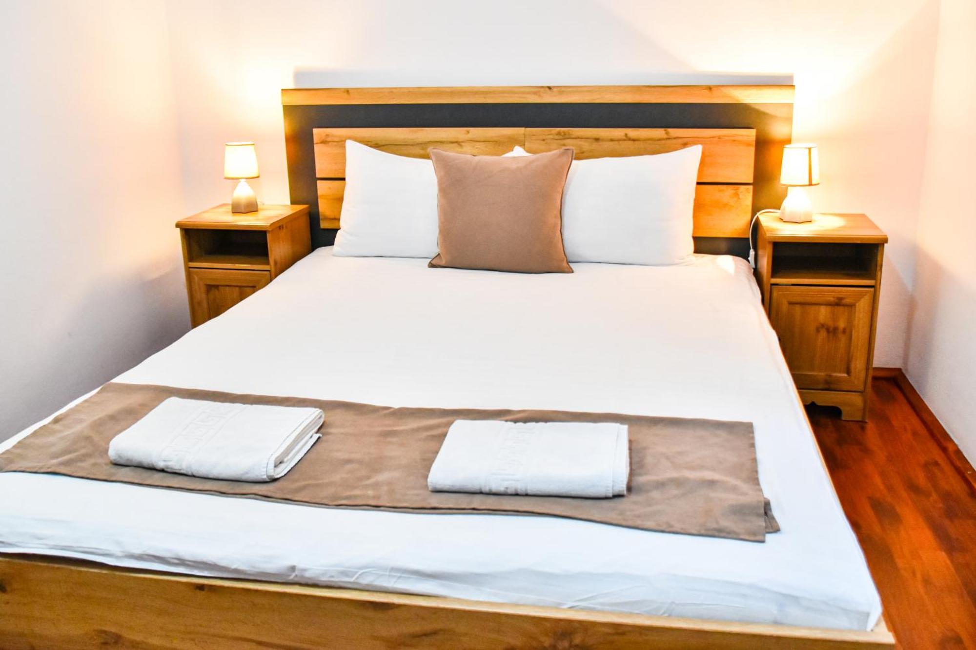 Casa Georgea Villa Sacele Ngoại thất bức ảnh